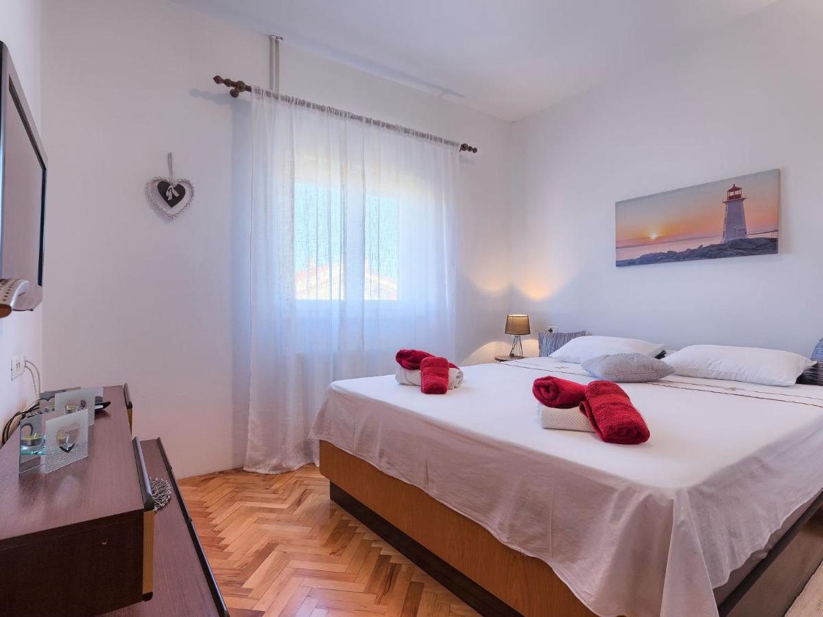 Galižana Apartment Laura By Interhome מראה חיצוני תמונה
