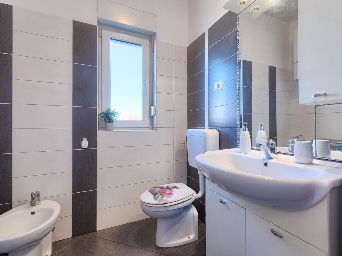Galižana Apartment Laura By Interhome מראה חיצוני תמונה