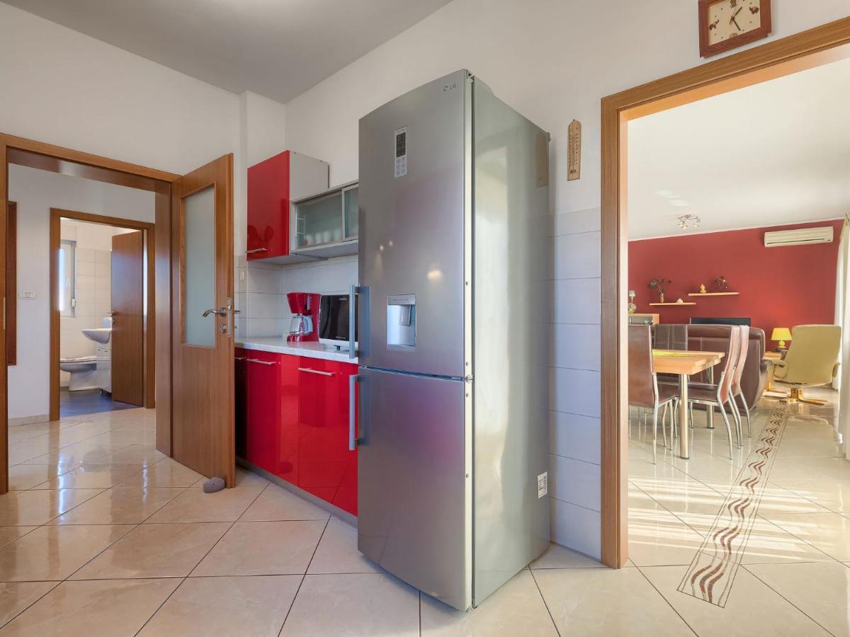 Galižana Apartment Laura By Interhome מראה חיצוני תמונה