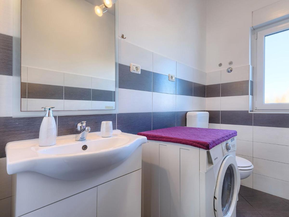 Galižana Apartment Laura By Interhome מראה חיצוני תמונה
